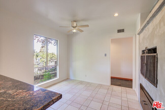 Building Photo - 15511 Woodcrest Dr