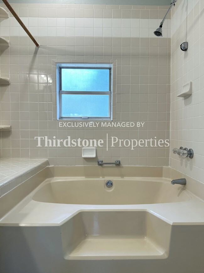 Building Photo - 1439 Dancy St