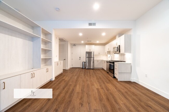 Building Photo - Modern 1-Bedroom Condo with Rooftop Amenities in Pasadena