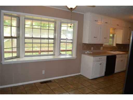 Building Photo - PRE-LEASING 4 Bedroom 2 Bath Single Family Home Close to Campus ent!!!