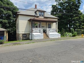 Building Photo - 449 Wilson St