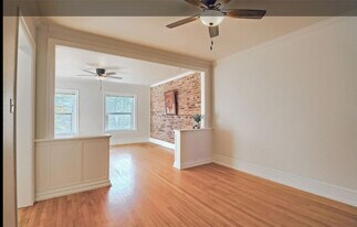 Building Photo - 541 E 14th Ave