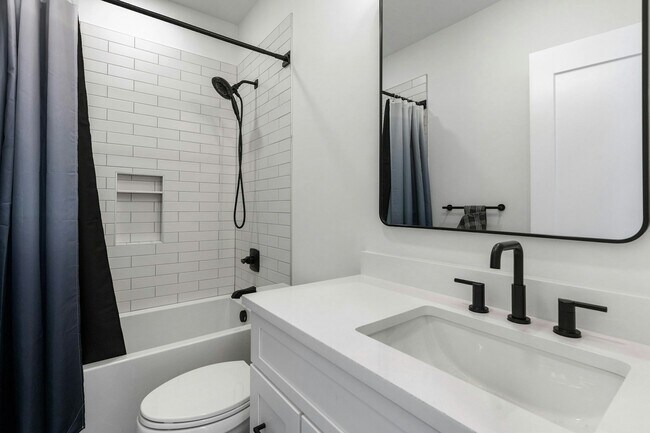 Building Photo - 1258 1st Ave S