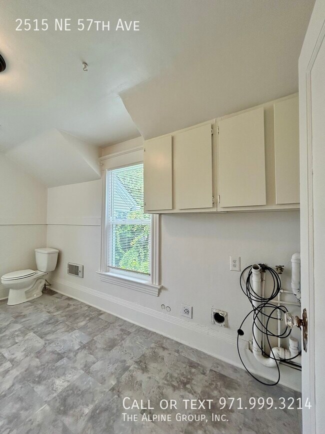 Building Photo - 2515 NE 57th Ave