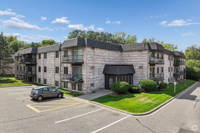 Building Photo - Creekwood Estates