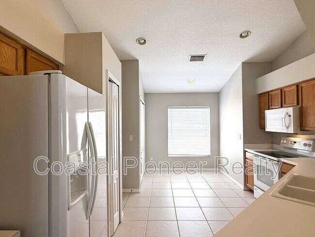 Building Photo - 2345 Roanoke Springs Dr