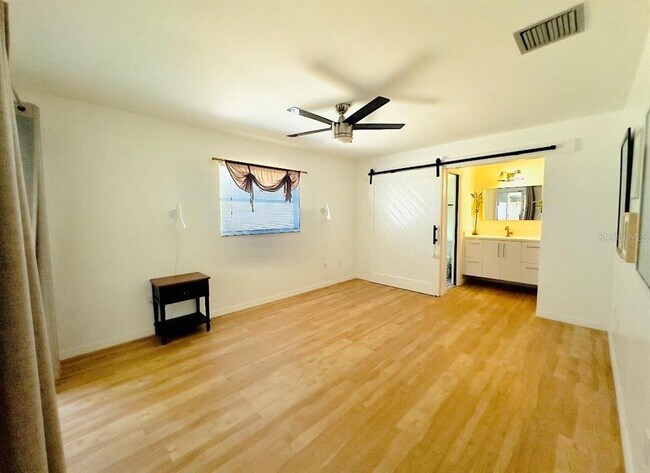 Building Photo - 104 Hartwood St