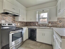 Building Photo - 6116 S Madison Plz