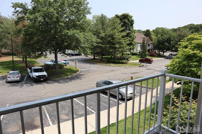 Building Photo - 1306 Commons at Kingswood Dr