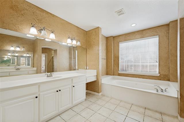 Building Photo - 3013 Brookvale Dr