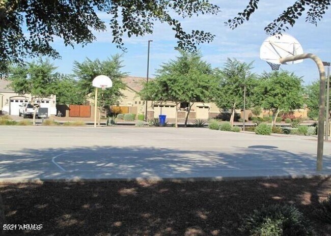 Building Photo - 2732 E Canyon Creek Dr
