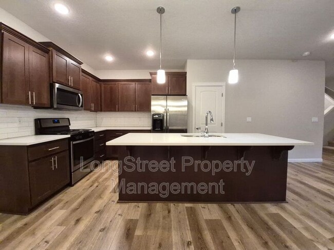 Building Photo - 7278 SE Ronelle Ct