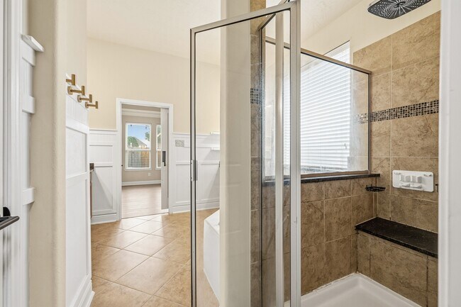 Building Photo - 8111 Sweet Gardens Ct