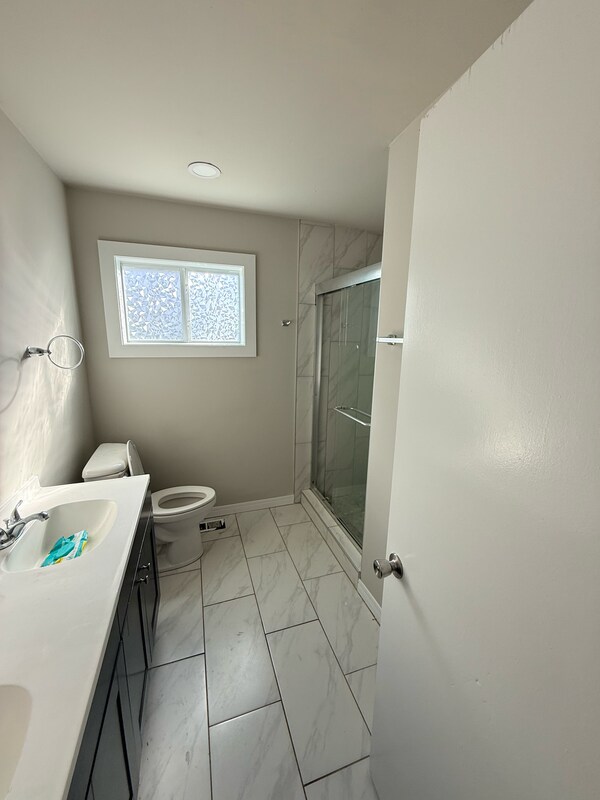 Building Photo - 744 N Moccasin St