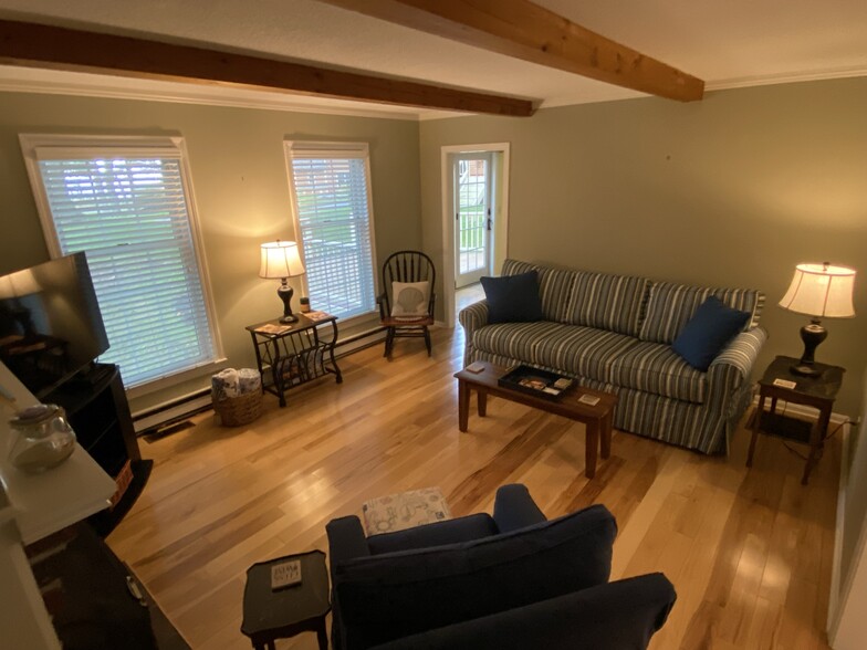 Living room Ocean View - 3 Rosewood Ln