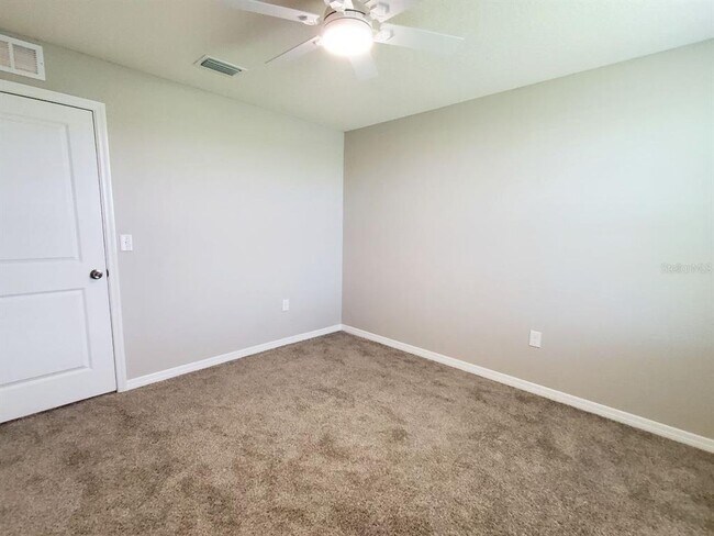 Building Photo - 1014 Golden Shiner Ave