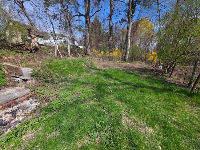 Building Photo - Beautiful Waterside 3 bedroom Single-Family Home - Catskill, NY