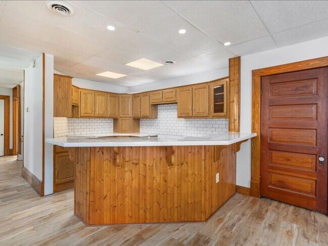 Building Photo - 520 W Bucyrus St