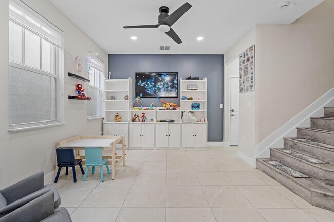 Building Photo - 4945 NW 48th Terrace