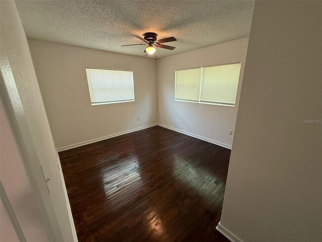 Building Photo - 5104 Londonderry Blvd