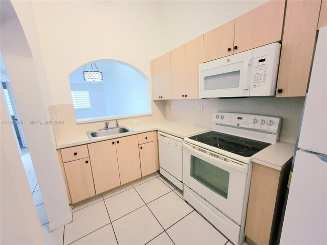 Building Photo - 1240 SE 31st Ct