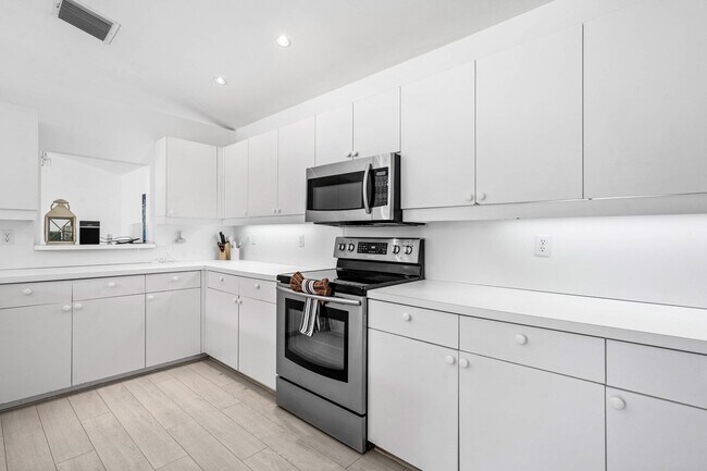 Building Photo - 790 Clearbrook Park Cir