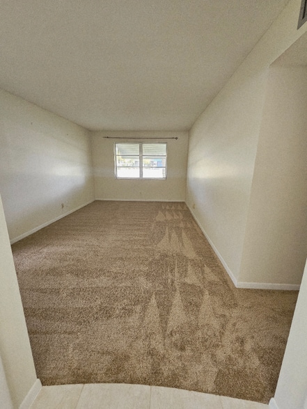 Building Photo - 277 W High Point Ct
