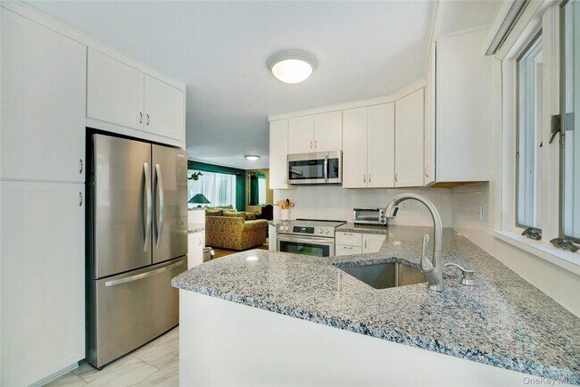 Building Photo - 1075 Inlet Ln