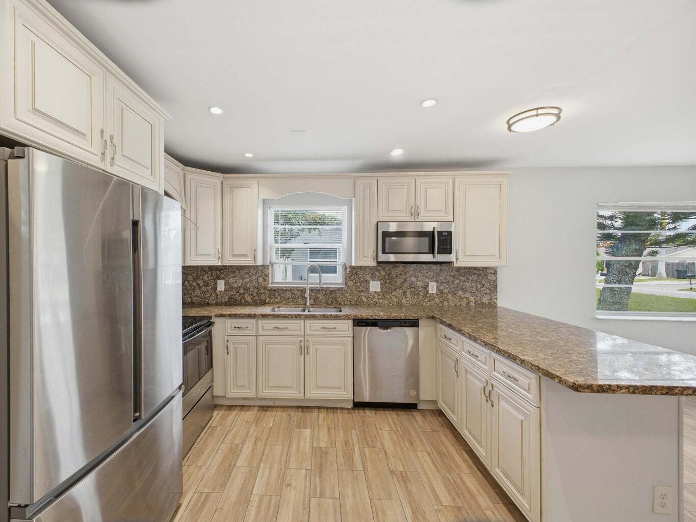 Building Photo - 3561 Oberon Ave