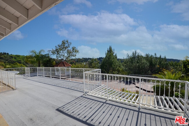 Building Photo - 3119 Hutton Dr