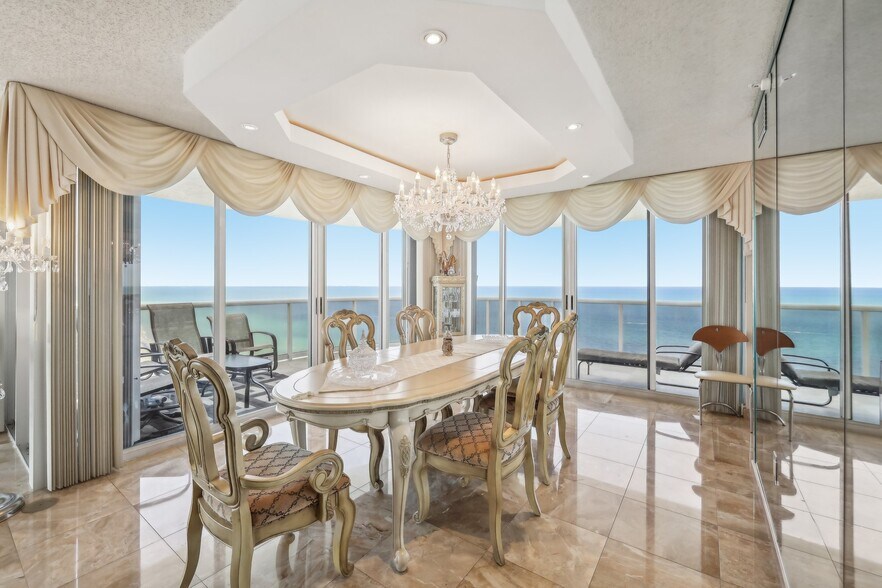 Building Photo - 16711 Collins Ave