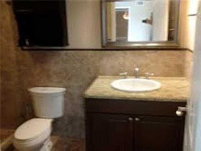 Building Photo - 619 37th St