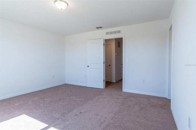 Building Photo - 394 Madison Dr