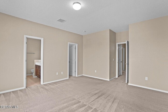 Building Photo - 7412 Mesquite Flor Dr