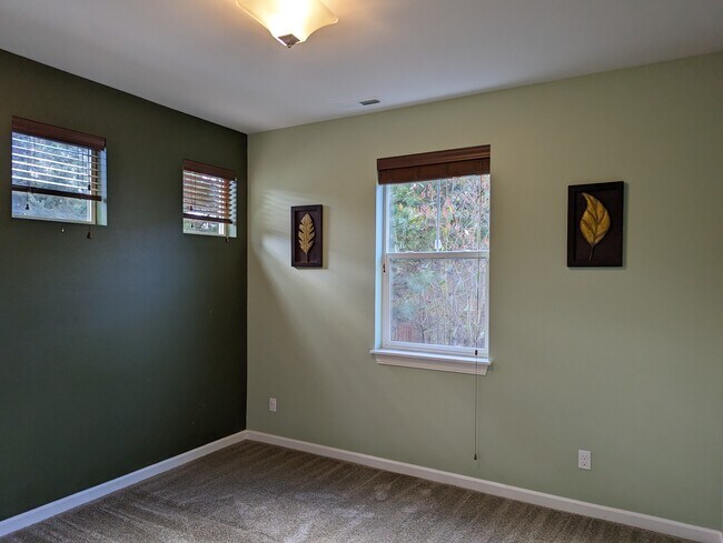 Main floor Guest Bedroom - 3724 196th Pl SE