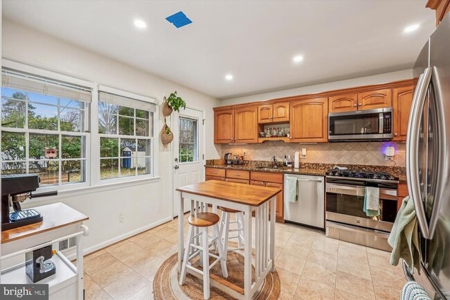 Building Photo - 11712 Seven Locks Rd