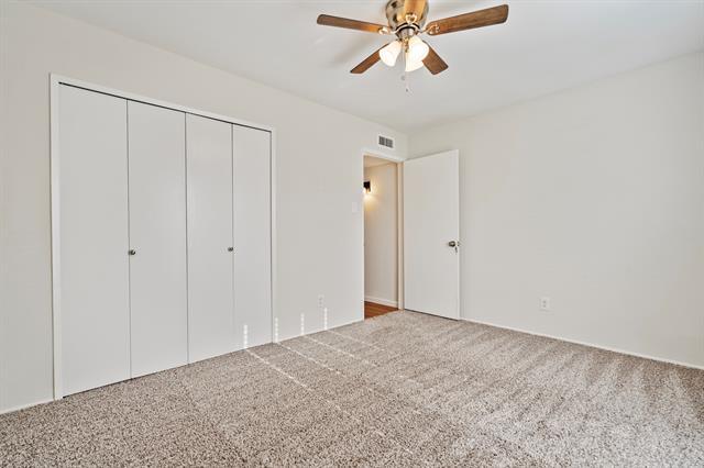 Building Photo - 3002 Lindbergh Dr