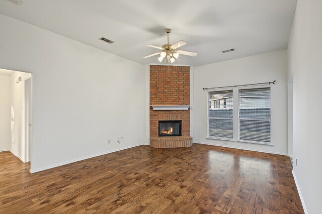 Building Photo - Single Family 3 Bedroom for Rent