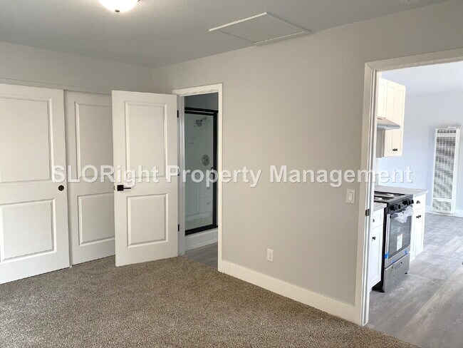 Building Photo - AVAILABLE APRIL - Renovated 1 Bed / 1 Bath Grover Apartment
