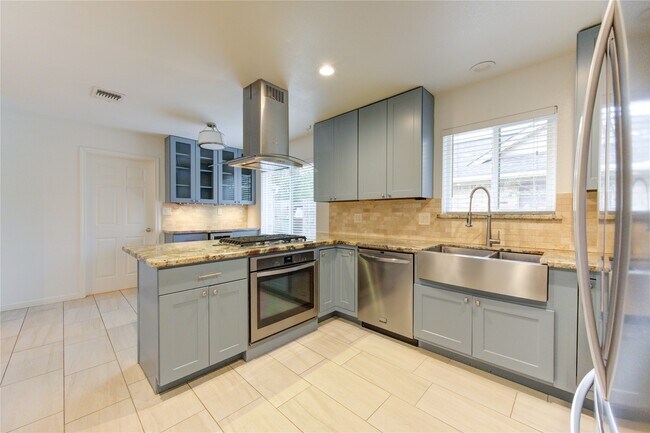Building Photo - 2523 Anniston Dr