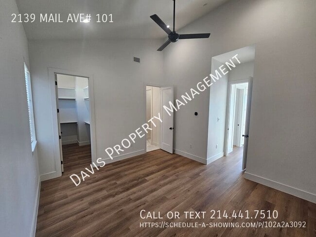 Building Photo - 2139 Mail Ave