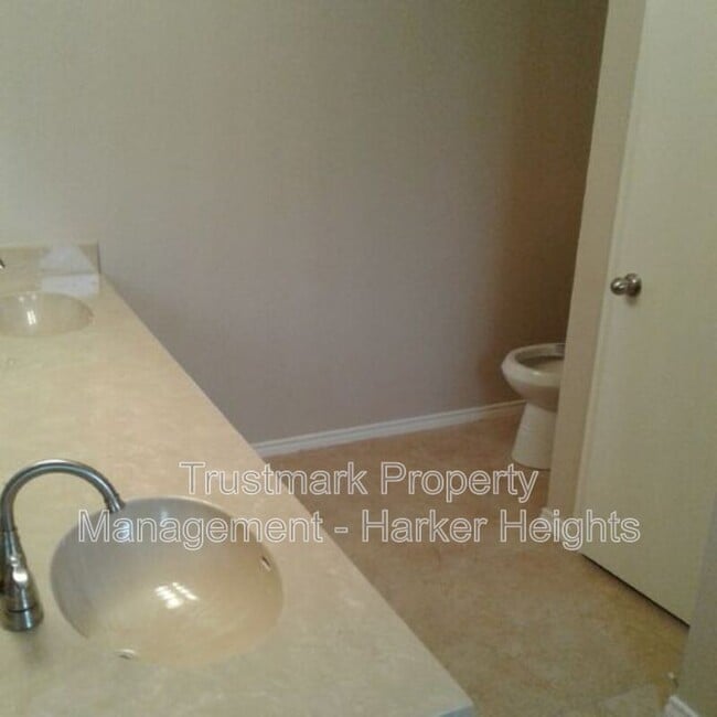 Building Photo - 5304 Vail Dr