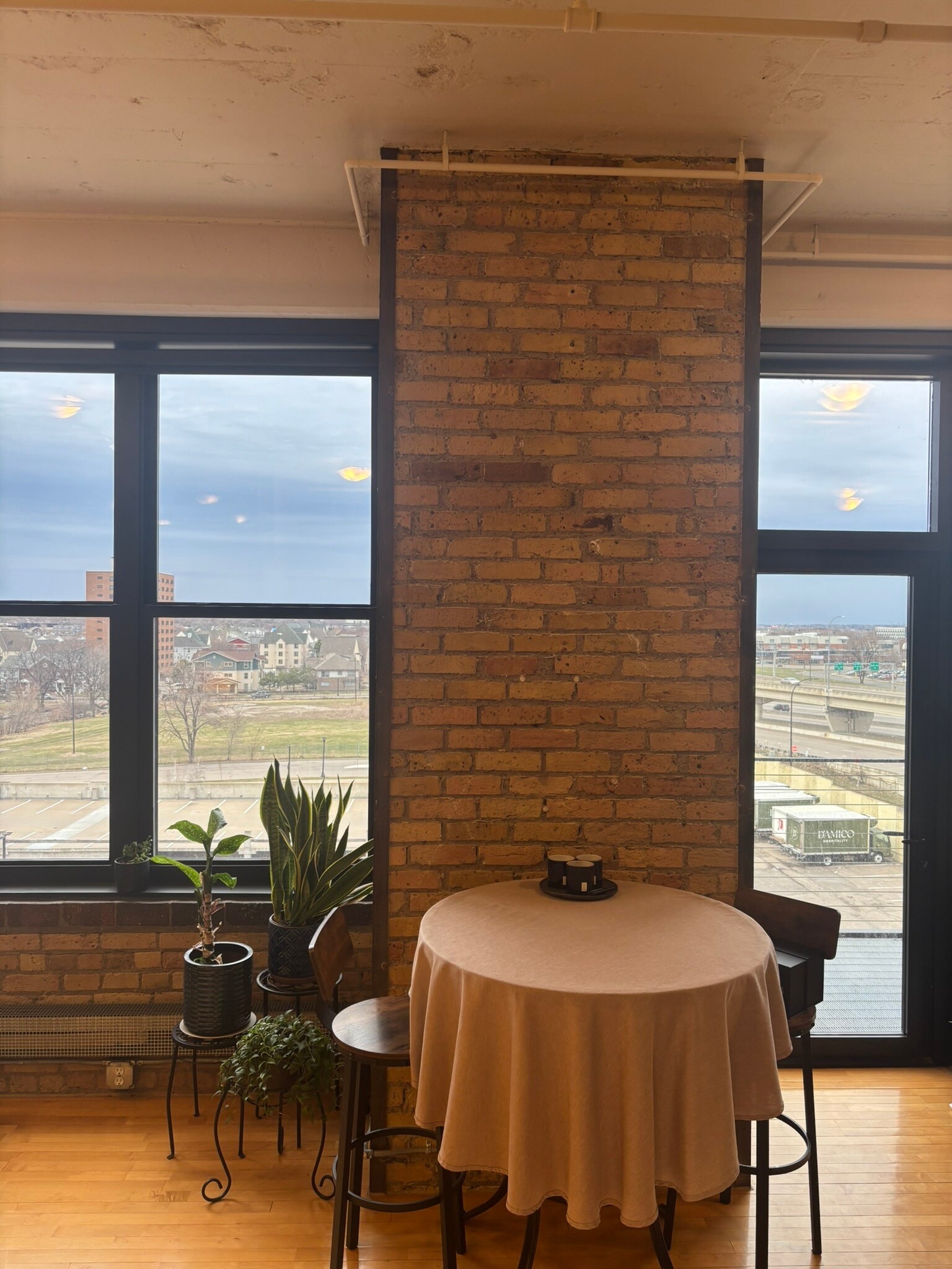 Building Photo - 290 Market St