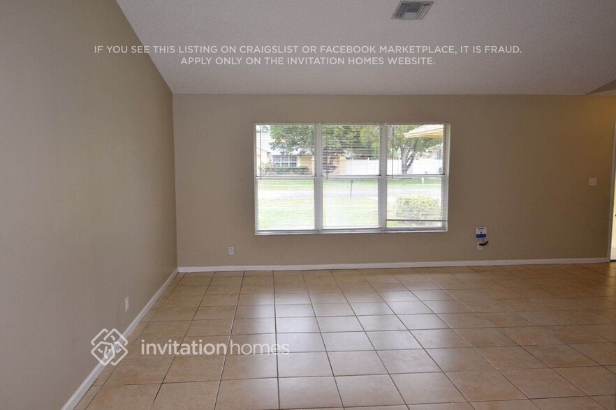 Building Photo - 2634 Yarmouth Dr