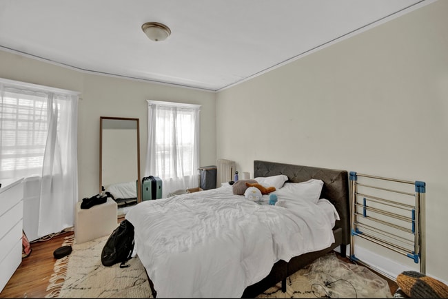 Building Photo - 826 Hamlin St