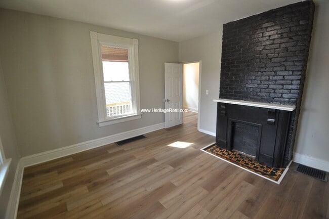 Building Photo - Completely redone home in Hartwell  with 2 car Garage