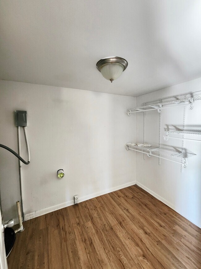 Building Photo - 1628 1st St NW