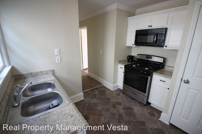 Building Photo - 218 Orange St