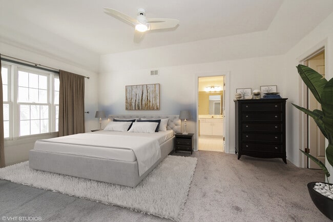 Building Photo - 2127 Chandler Ln