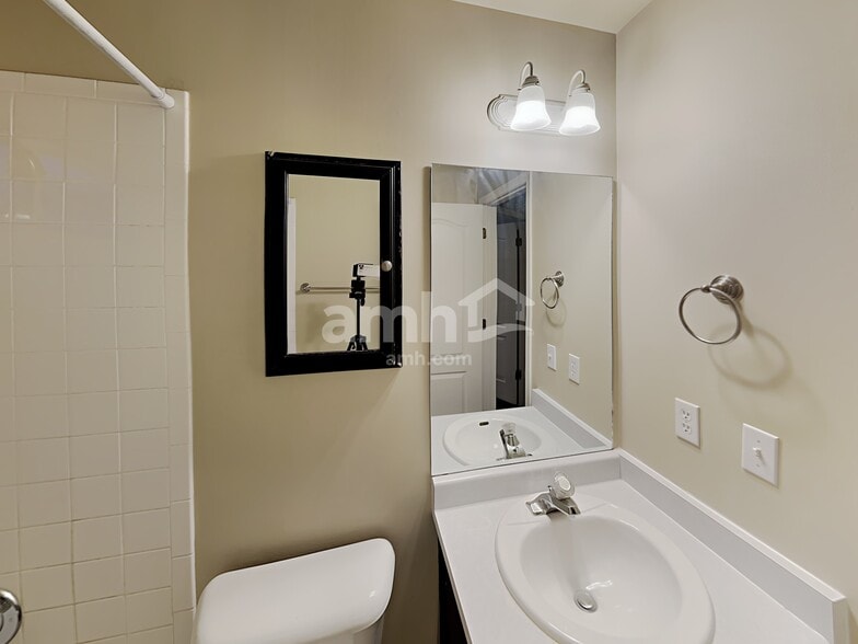 Building Photo - 6254 W Sarah Cir